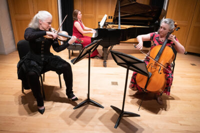 Piano trio plays in Barrett Hall