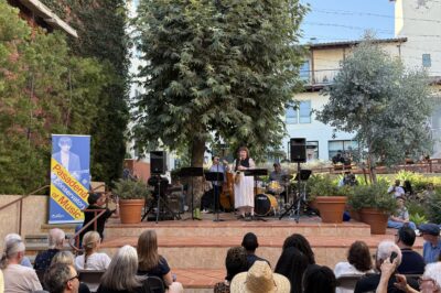 Holiday Concert at Vroman’s Bookstore | Family Folk Band