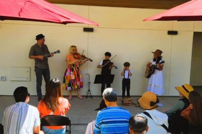 Holiday Concert at Vroman’s Bookstore | Family Folk Band